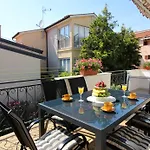 Ferienwohnung Gina Mit Terrasse, Grill Und Liegen