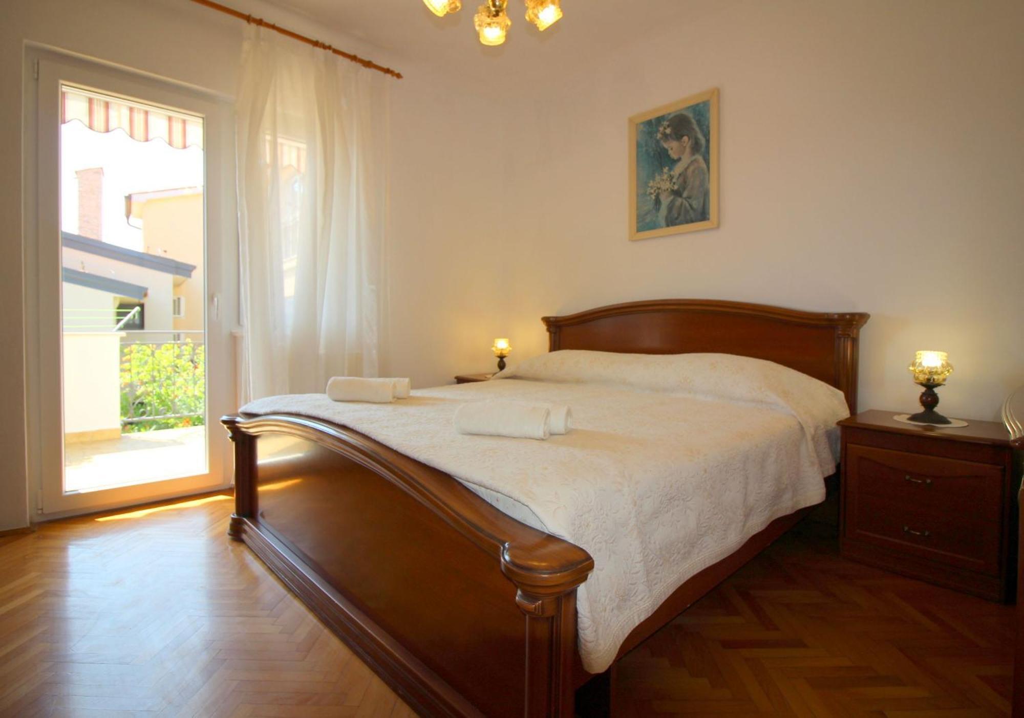 Gina Mit Terrasse, Grill Und Liegen Porec